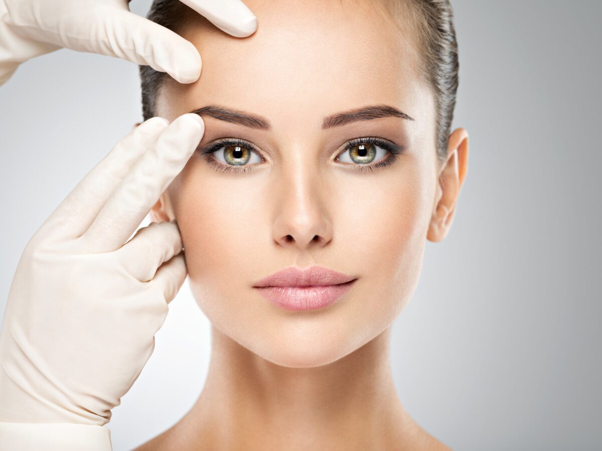 What is the Impact of Social Media on Plastic Surgery Trends?